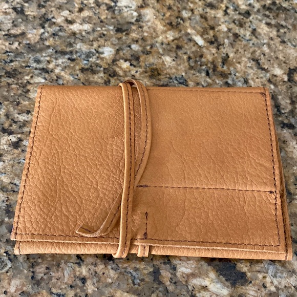 Mark & Graham Other - Leather Charger Roll Up  Mark & Graham